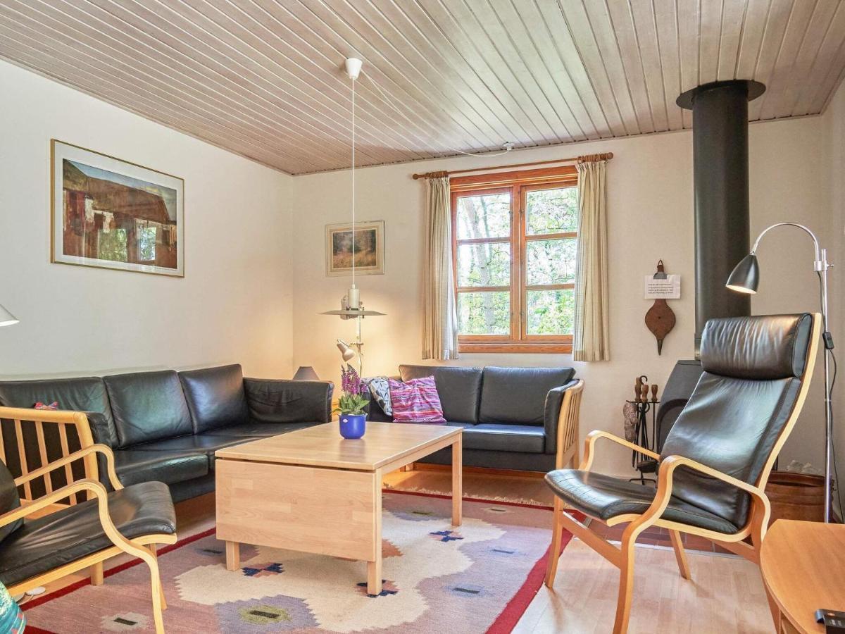 Three-Bedroom Holiday Home In Ronne 4 外观 照片