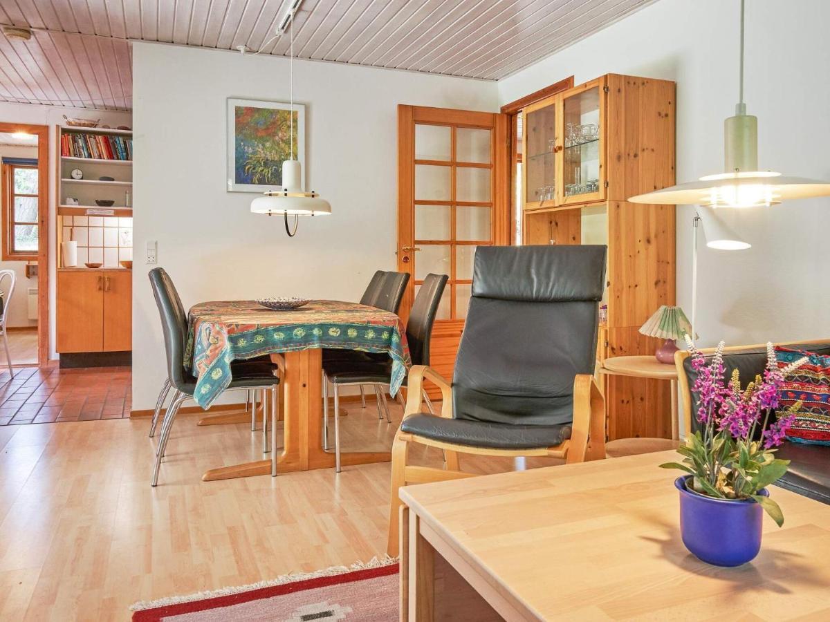 Three-Bedroom Holiday Home In Ronne 4 外观 照片
