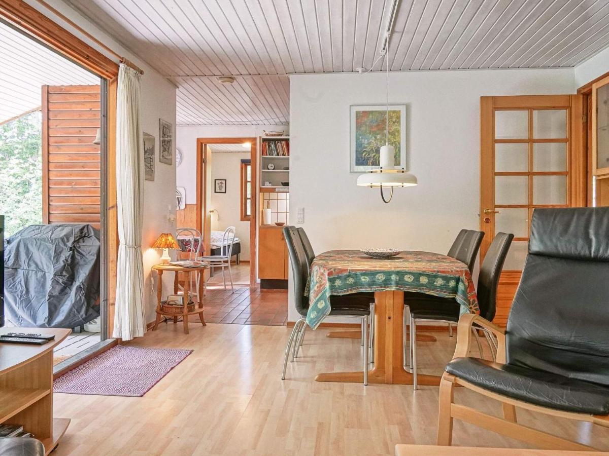 Three-Bedroom Holiday Home In Ronne 4 外观 照片