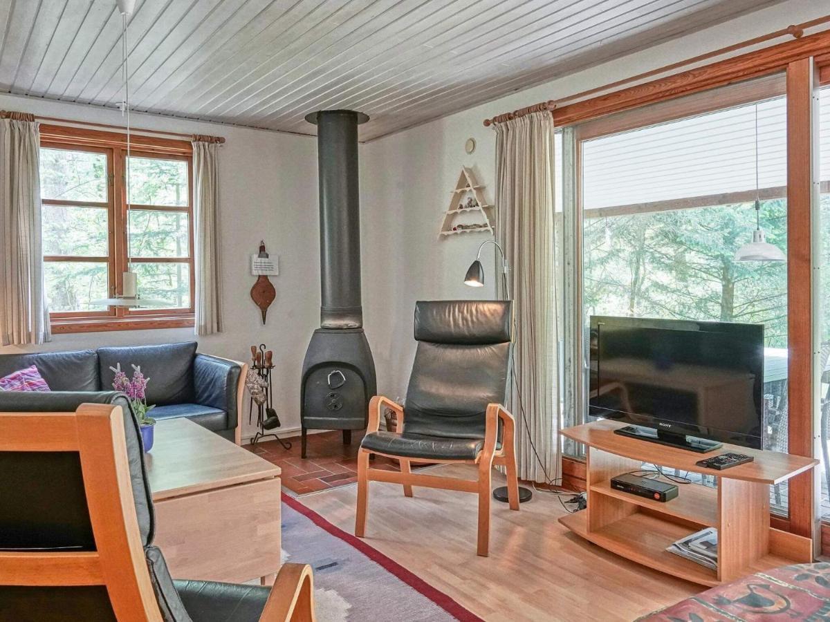 Three-Bedroom Holiday Home In Ronne 4 外观 照片