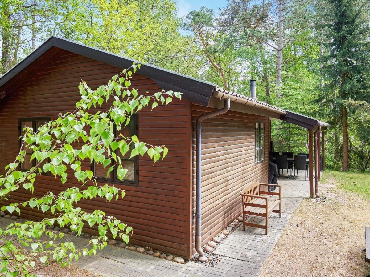 Three-Bedroom Holiday Home In Ronne 4 外观 照片