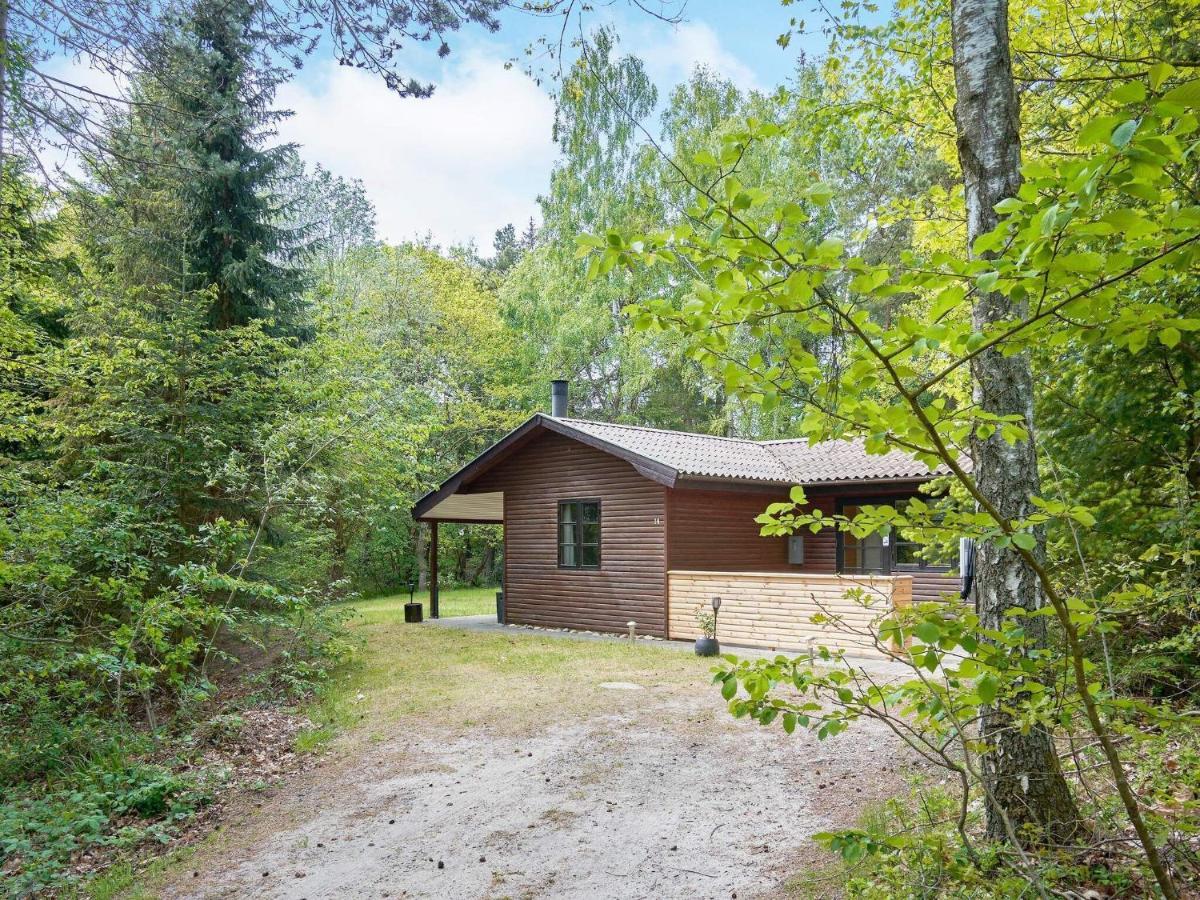 Three-Bedroom Holiday Home In Ronne 4 外观 照片