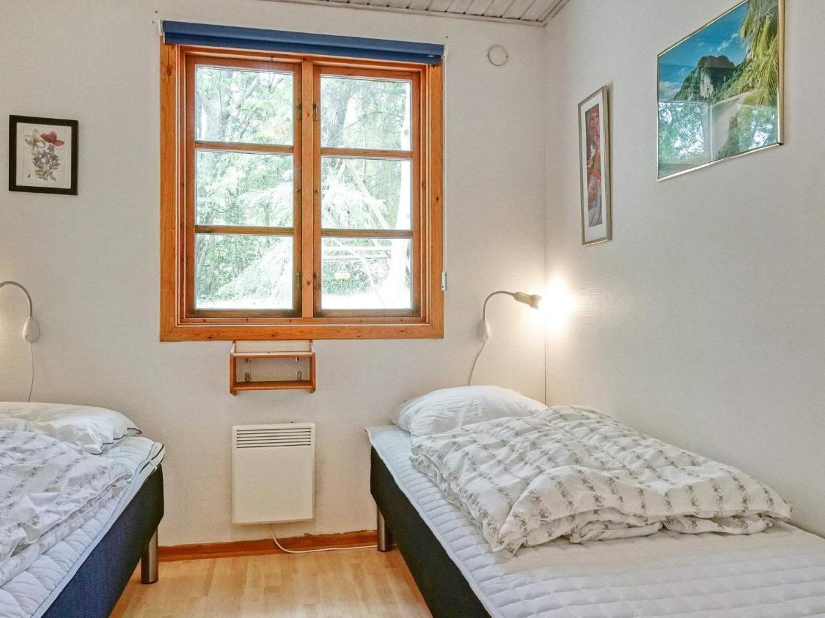 Three-Bedroom Holiday Home In Ronne 4 外观 照片