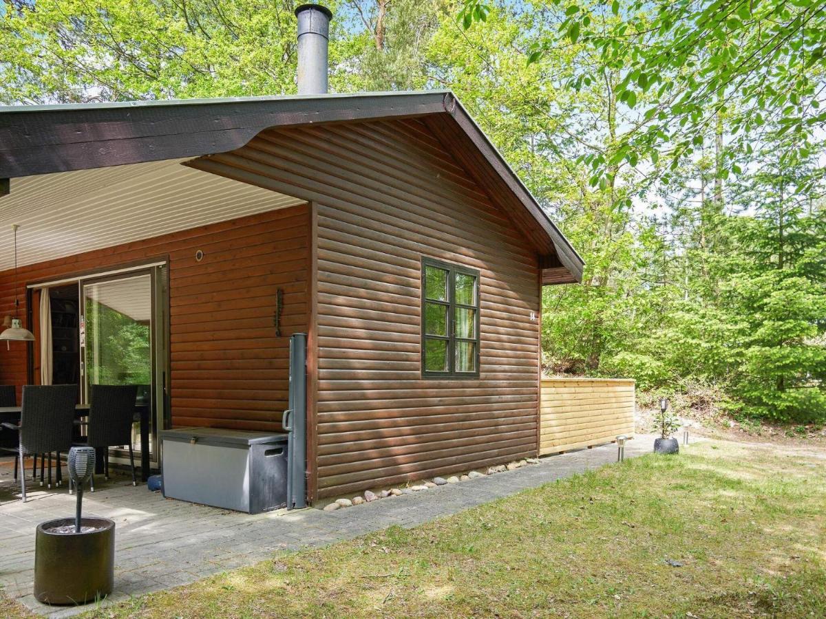Three-Bedroom Holiday Home In Ronne 4 外观 照片