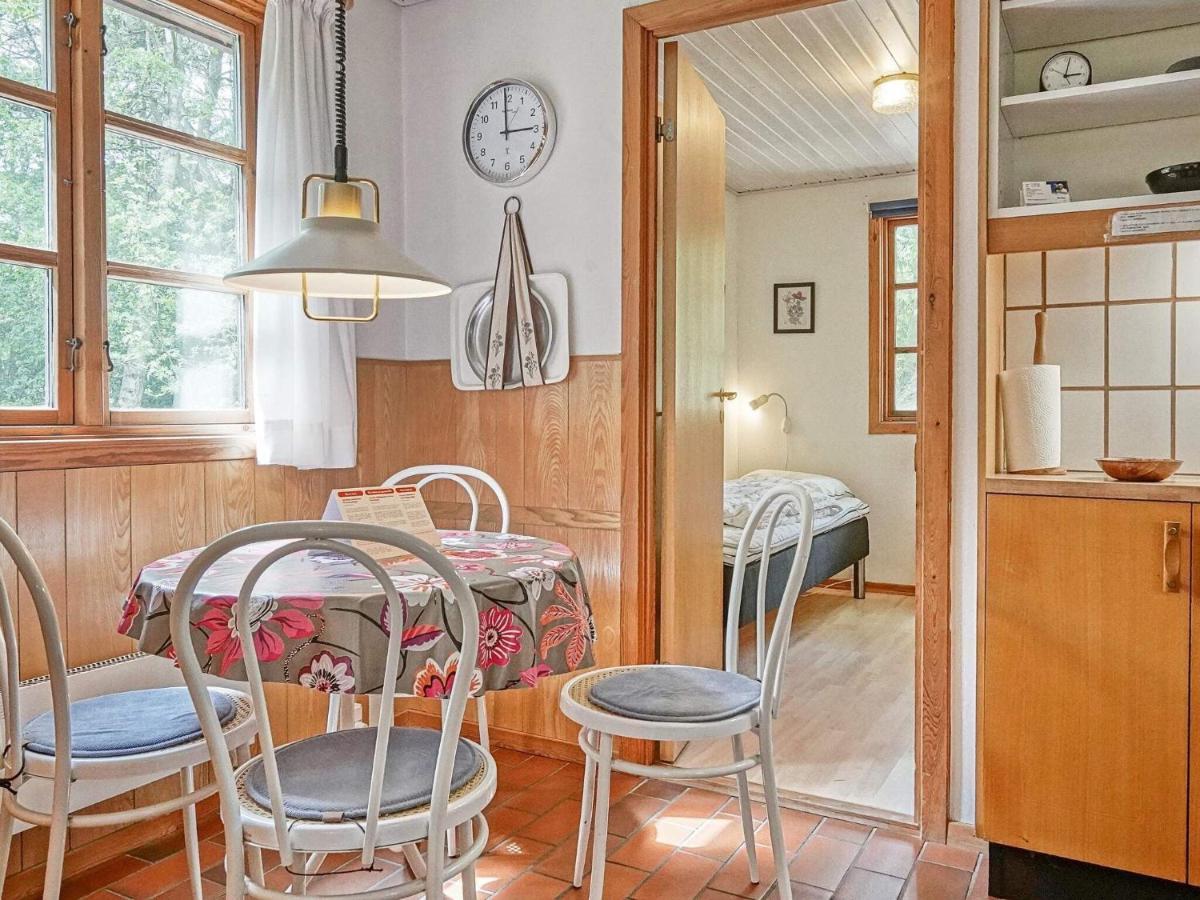 Three-Bedroom Holiday Home In Ronne 4 外观 照片