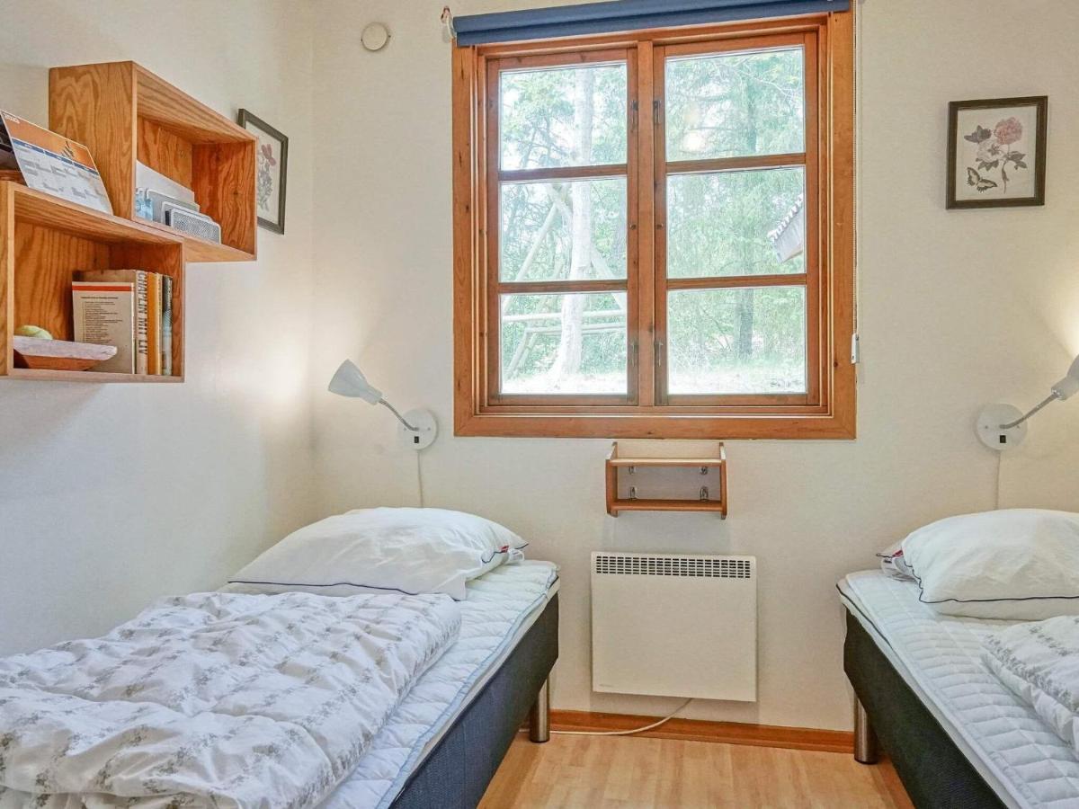 Three-Bedroom Holiday Home In Ronne 4 外观 照片