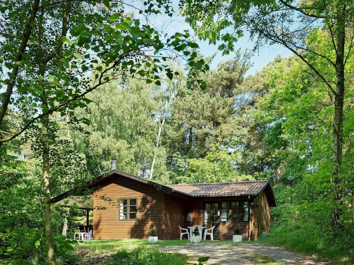 Three-Bedroom Holiday Home In Ronne 4 外观 照片